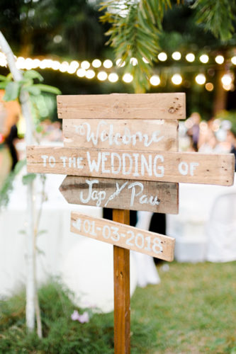 A Fresh Rustic Wedding With Blue 