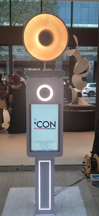 Icon Booth (elegant metal casing)